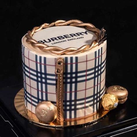 14 Burberry Cake ideas .